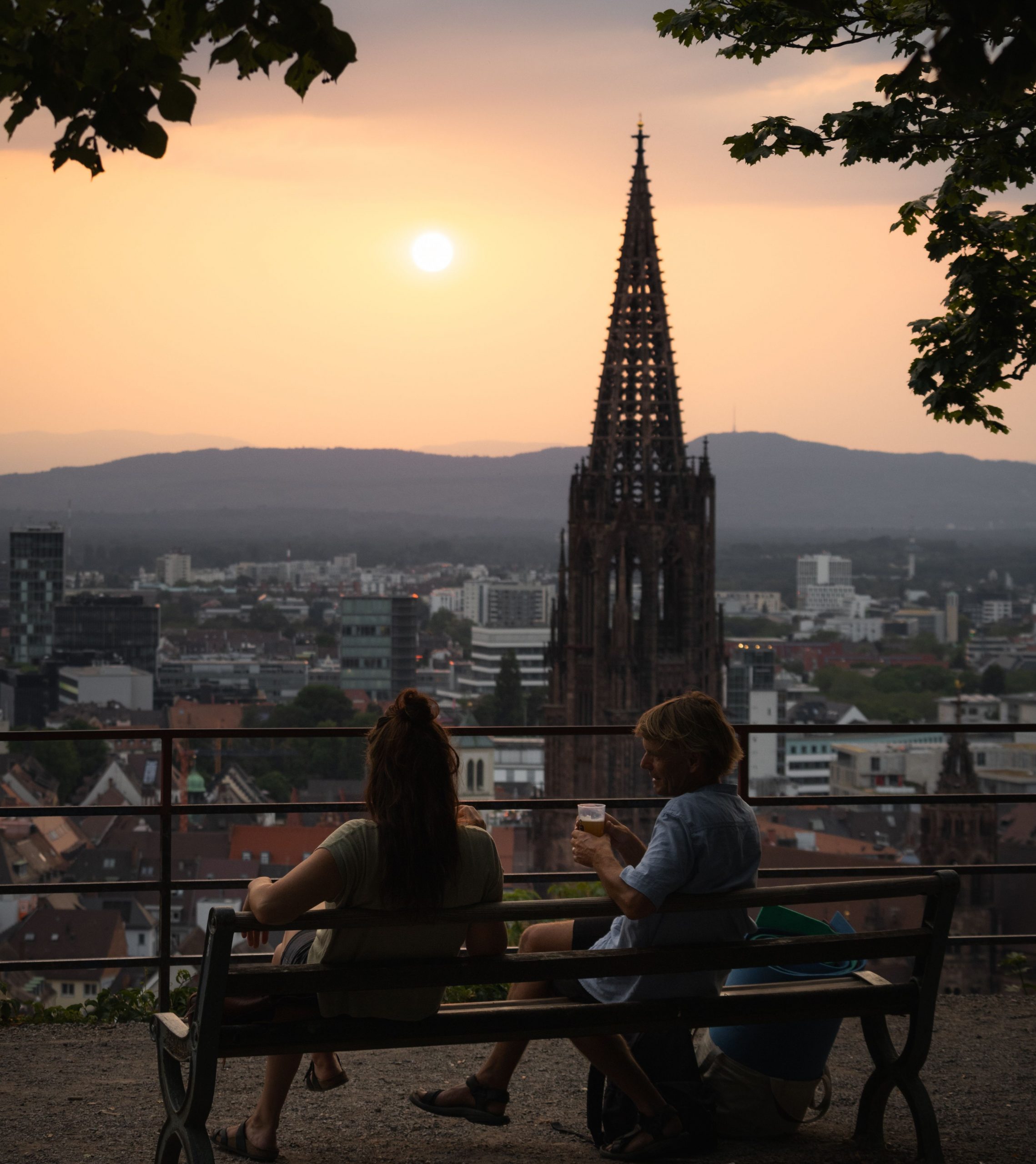Freiburg Kanonenplatz Münster Sommer Sonnenuntergang
