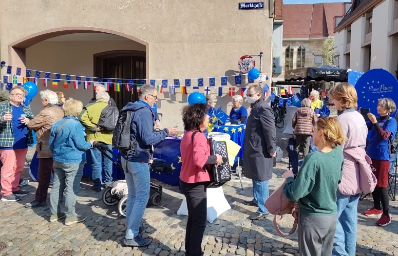 Unsere Stände kurz nach Abschluss der Aufbauarbeiten, von der Marktgasse aus fotografiert.